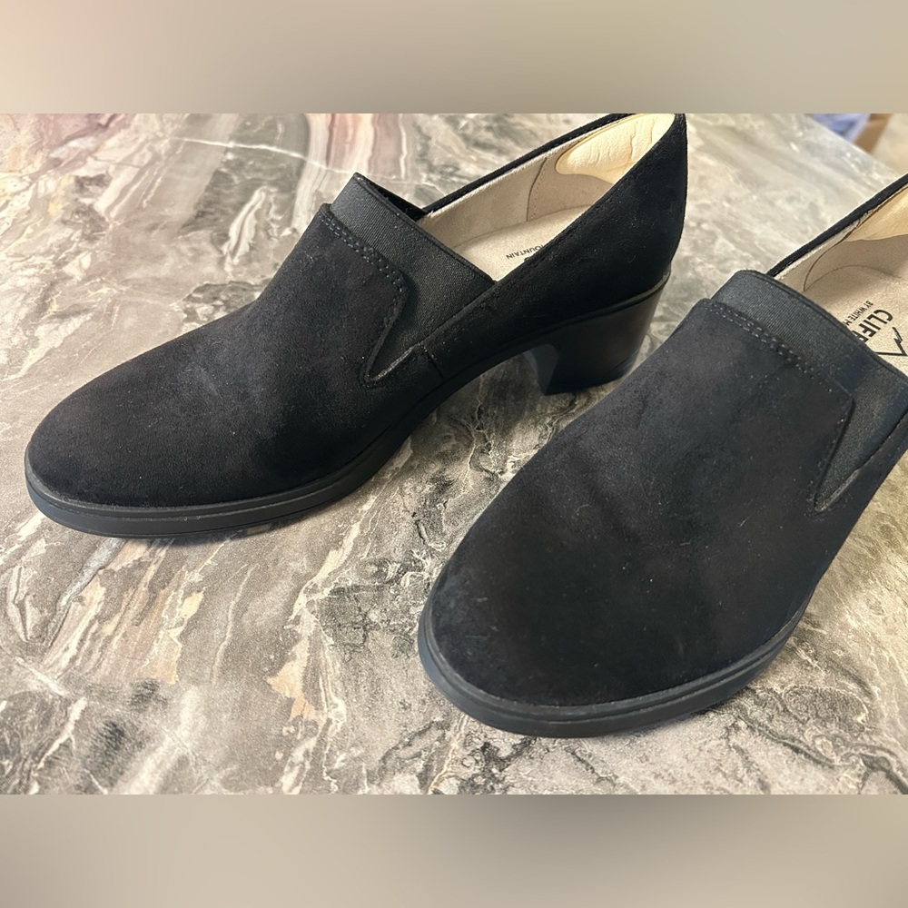 Cliffs by WHITE MOUNTAIN Black Women's Flats